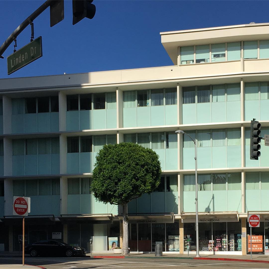 Wilshire Blvd